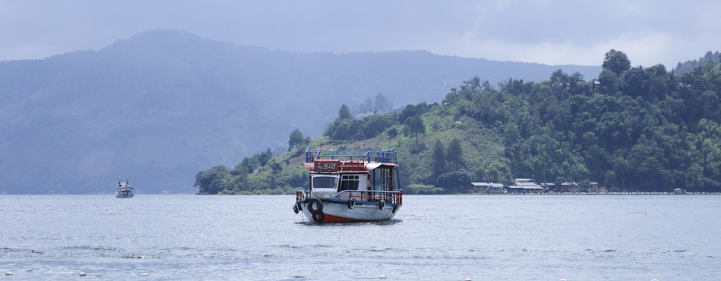 Berenang di Danau Toba, Parapat