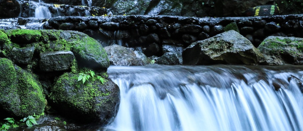 Main Air Es di Curug Putri, Kuningan