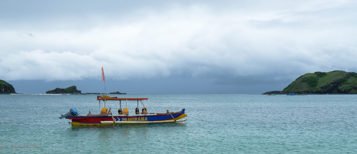 [Lombok Trip] Tanjung Aan Beach, Sekali Dayung Dapat Semua