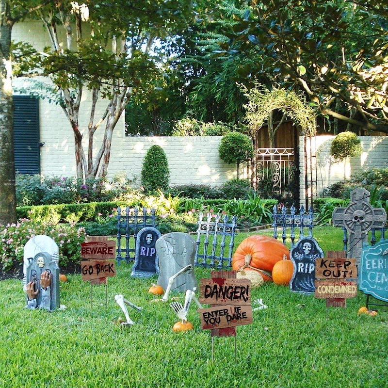 halloween creepy signs
