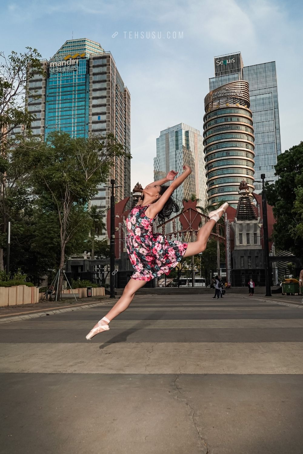 contoh foto street ballet photography
