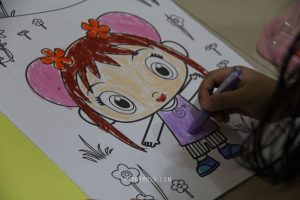 ilustrasi anak menggambar