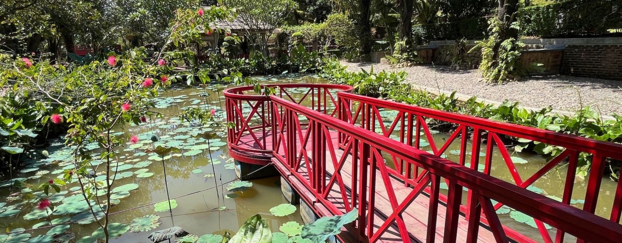 Menikmati Taman Bunga The Le Hu Garden, Medan