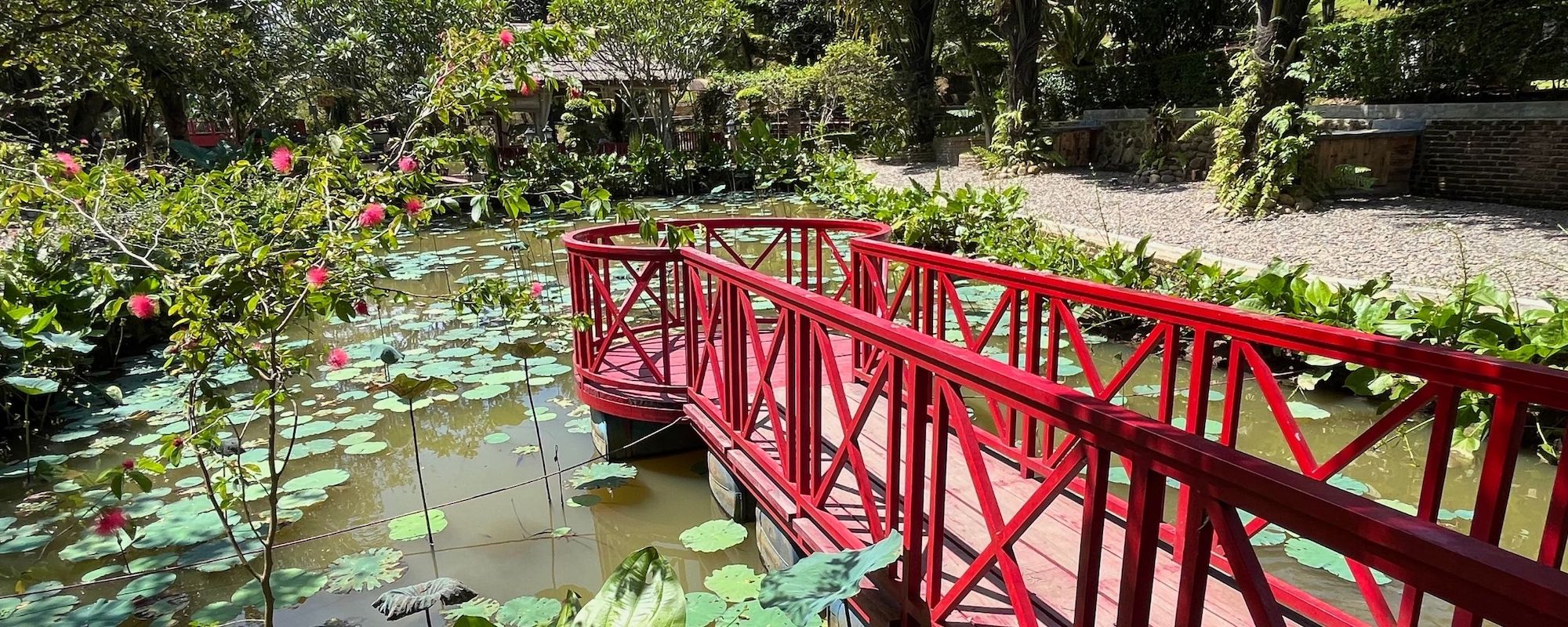 Menikmati Taman Bunga The Le Hu Garden, Medan
