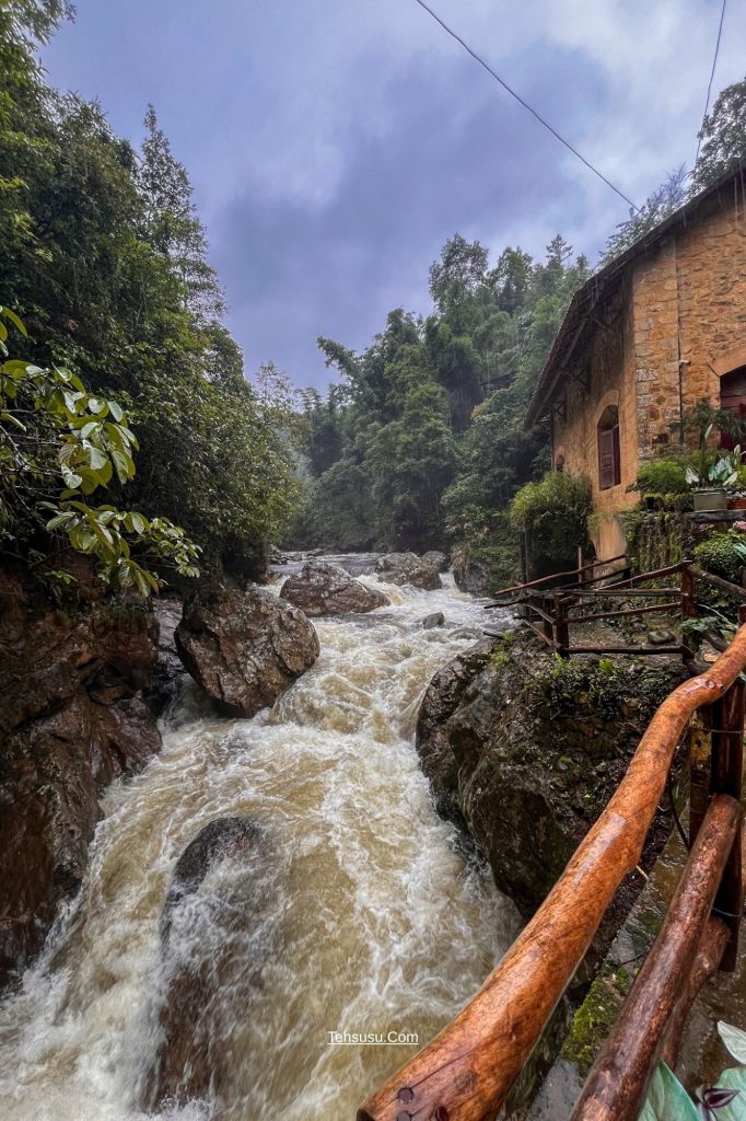 air terjun di cat cat village