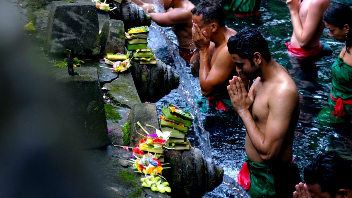 panduan kunjungan ke Pura Tirta Empul