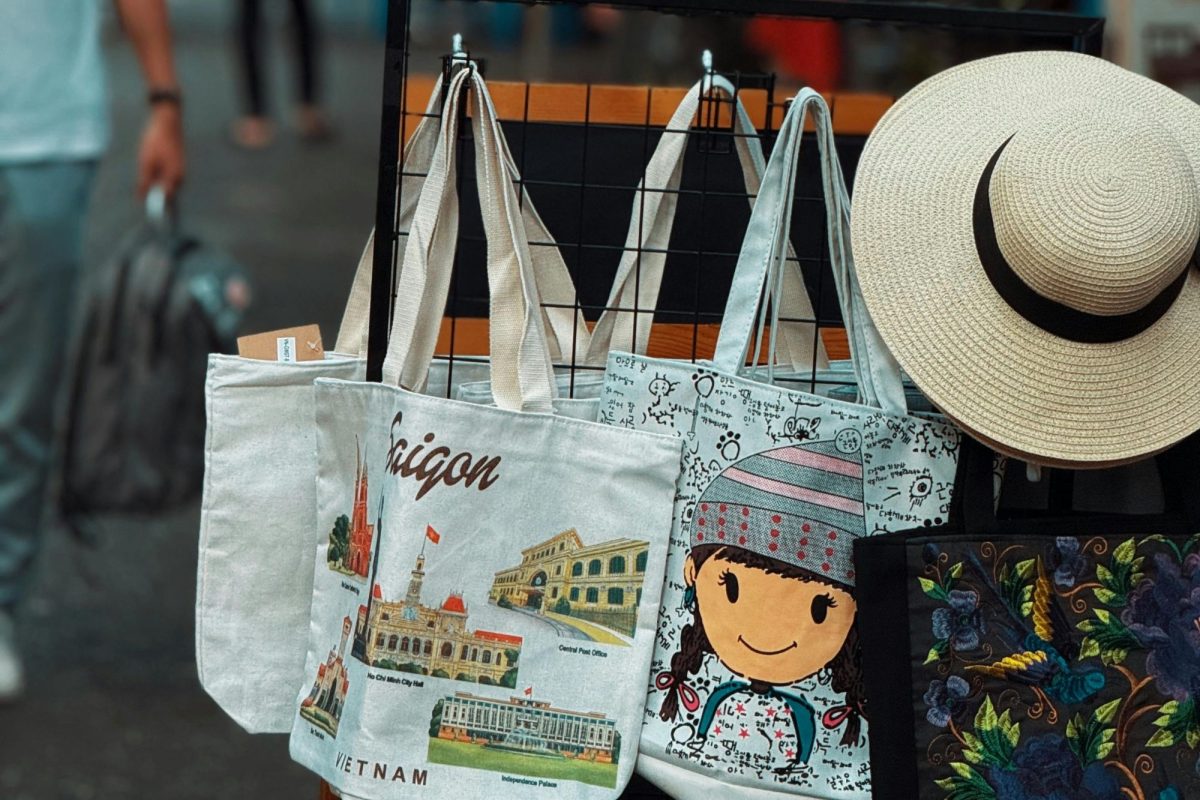 traveling zero waste bawa tote bag sendiri